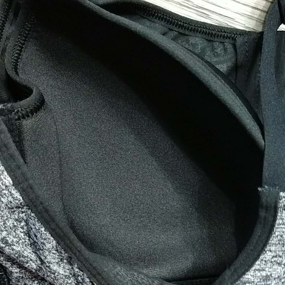 Victoria Secret VSX Sports Bra With Zipper 32D - Picture 6 of 8